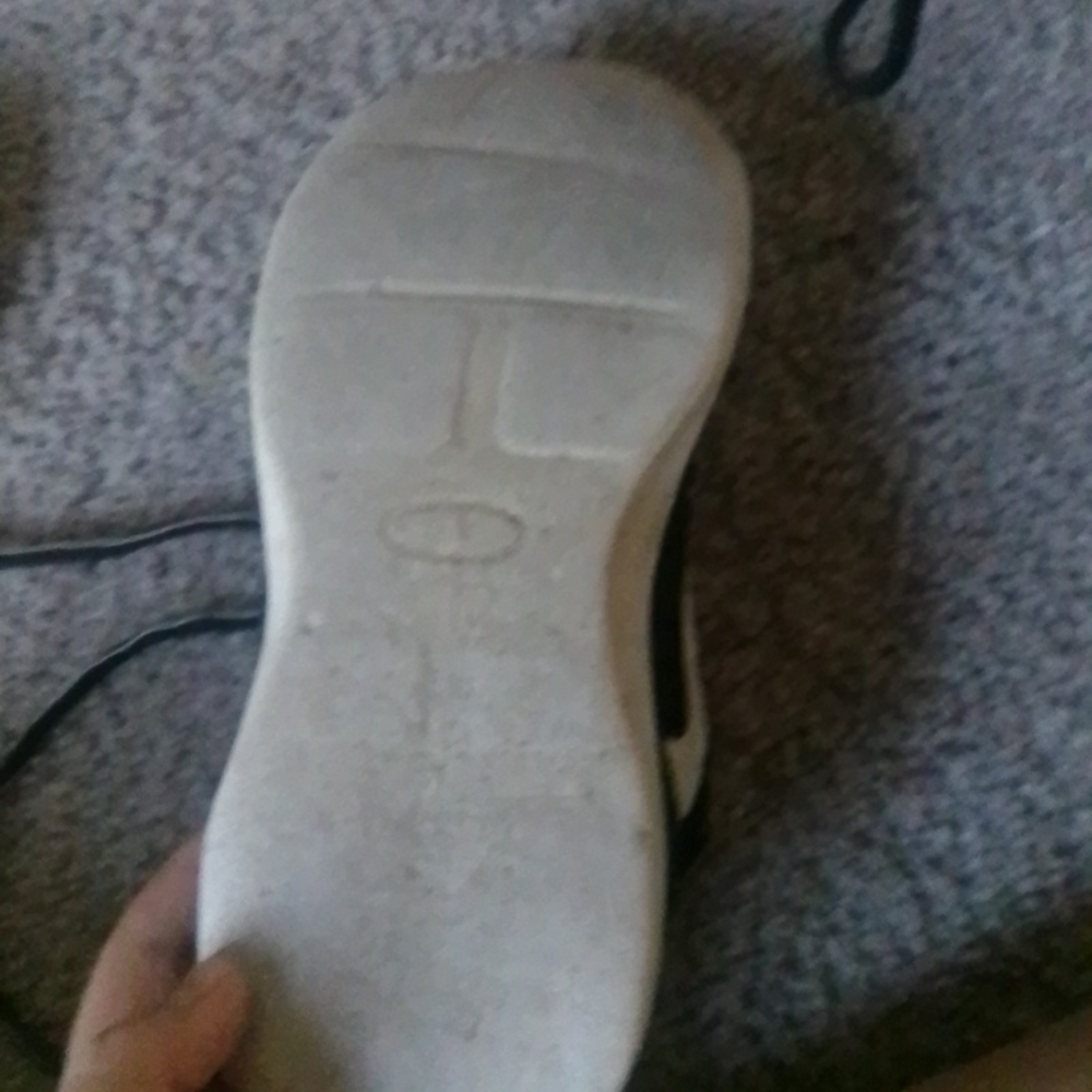 Shoes - Picture 3 of 6
